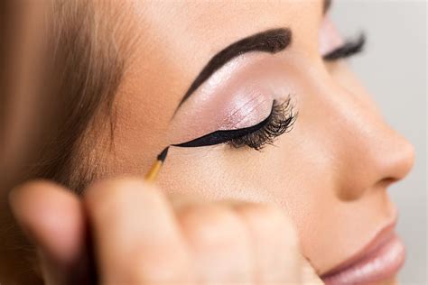 The Gel-Like Consistency of Shadowy Spell Liquid Eyeliner: Easy to Apply, Easy to Remove